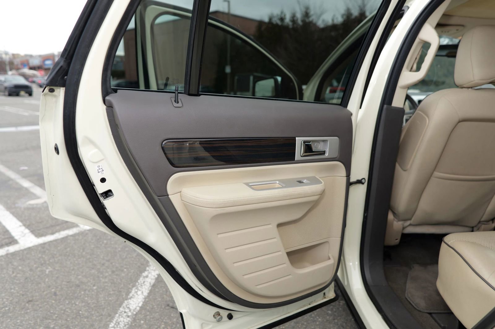 Used 2008 Lincoln MKX AWD image 26