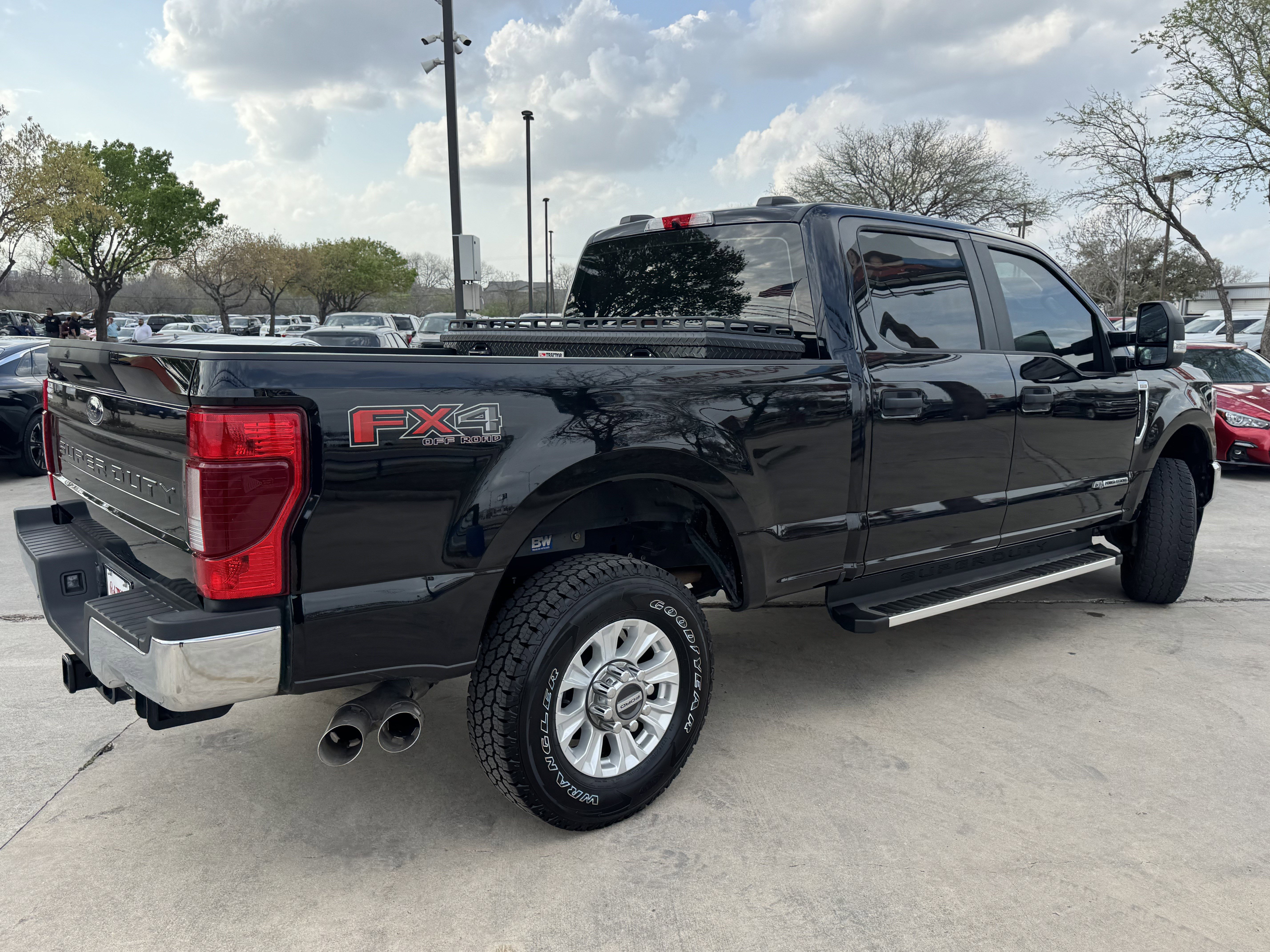 Used 2022 Ford F250 XL w/ STX Appearance Package image 7