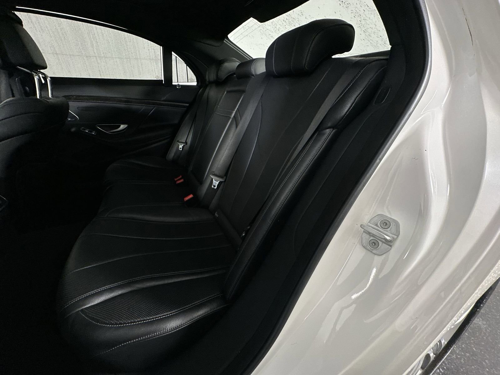 Used 2017 Mercedes-Benz S 550 Sedan image 23