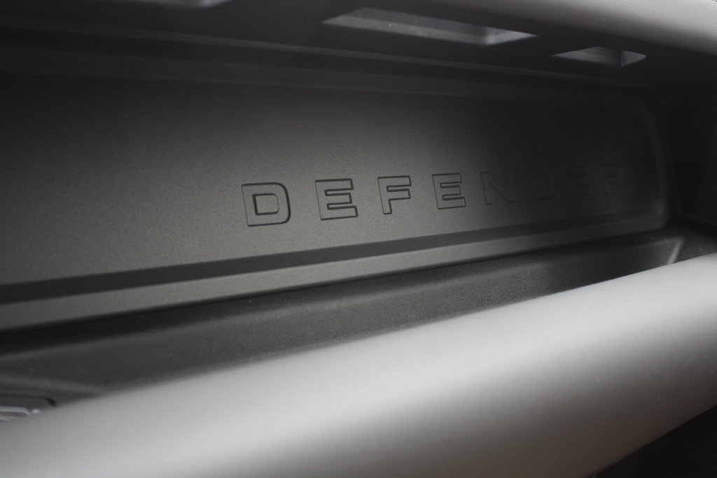 New 2026 Land Rover Defender 110 X-Dynamic SE AWD/4WD image 19