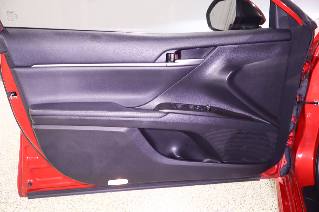 Used 2022 Toyota Camry XSE FWD image 35