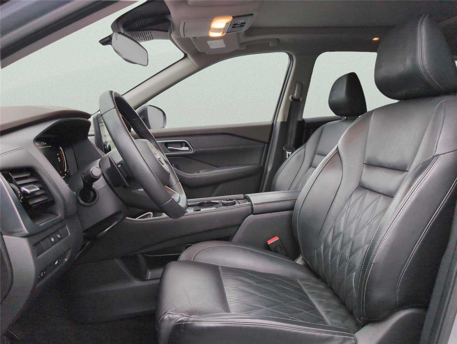 Used 2022 Nissan Rogue Platinum w/ Head-Up Display Package image 13