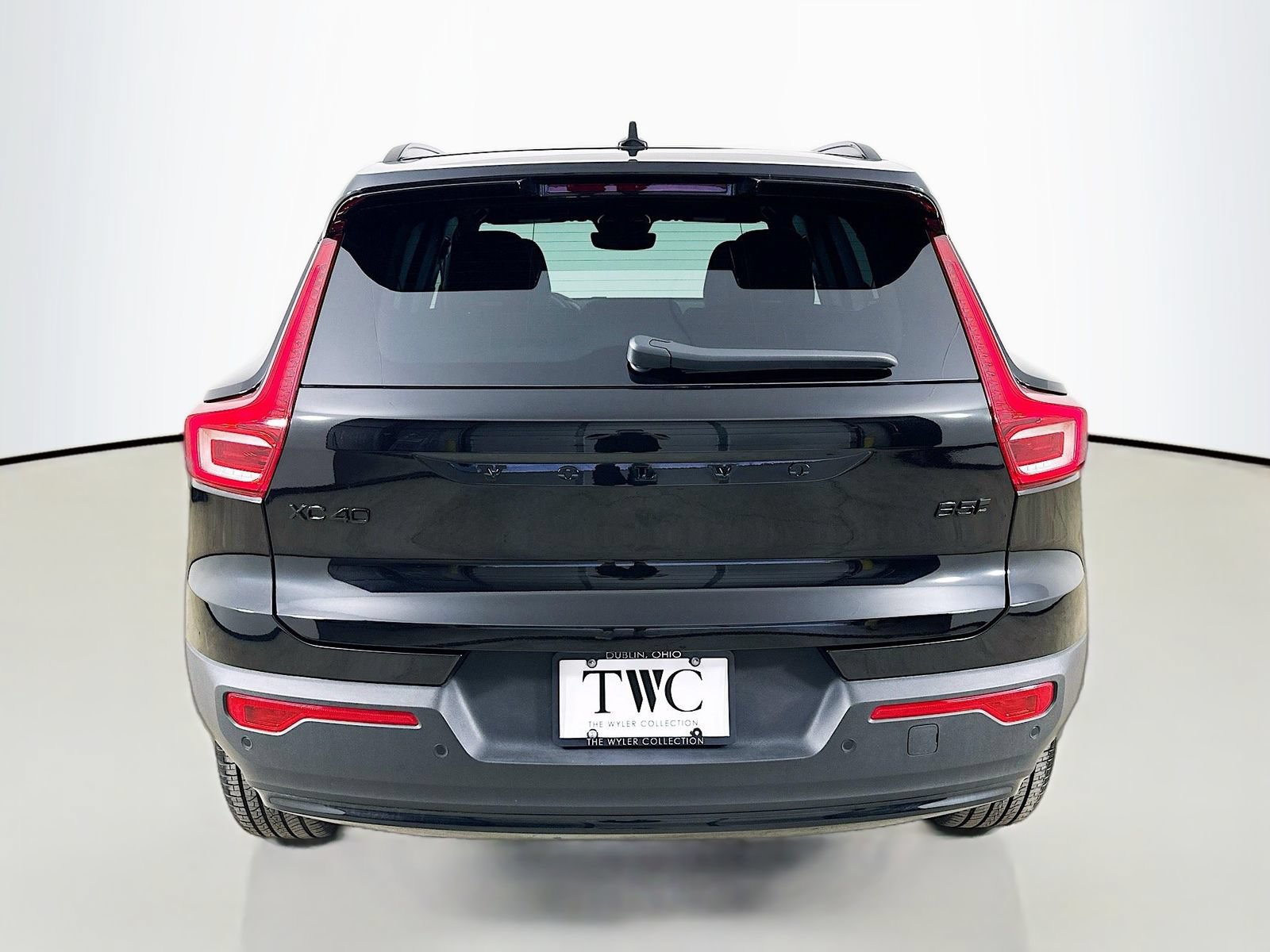 New 2026 Volvo XC40 B5 Ultra w/ Protection Package Premier AWD/4WD image 6