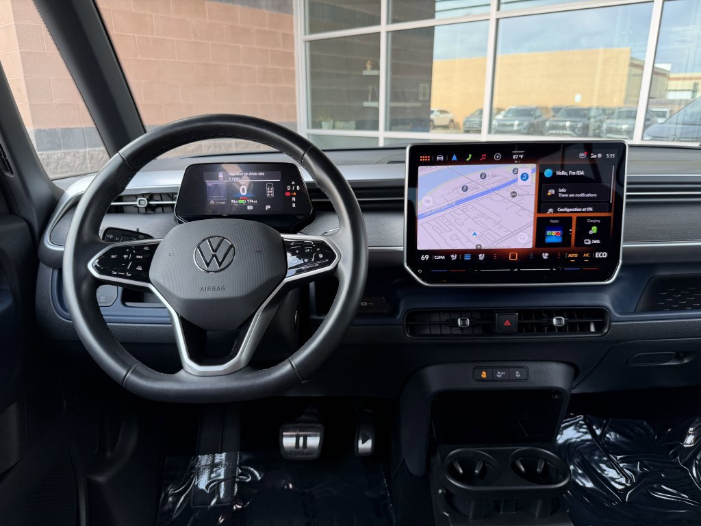 Used 2025 Volkswagen ID. Buzz Pro S RWD image 16