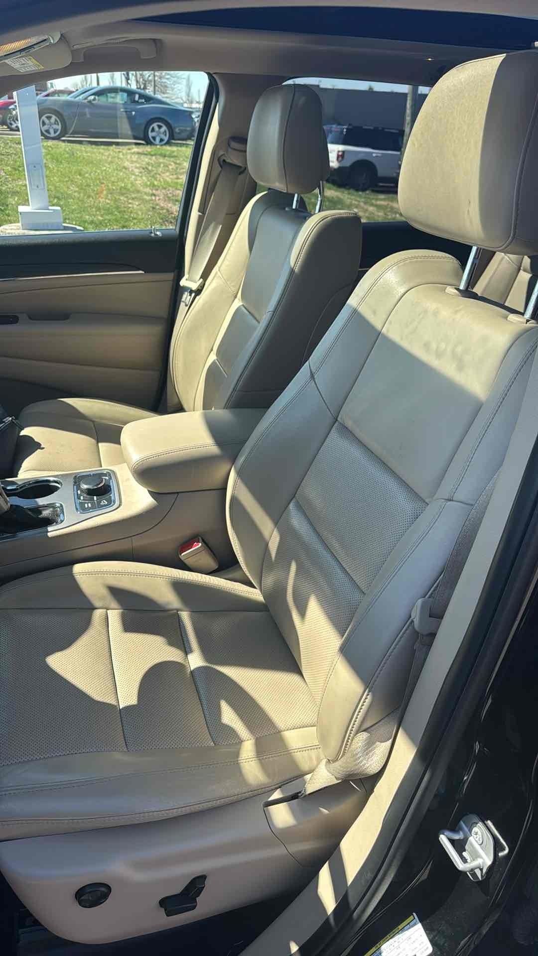 Used 2020 Jeep Grand Cherokee Limited w/ Luxury Group II image 11