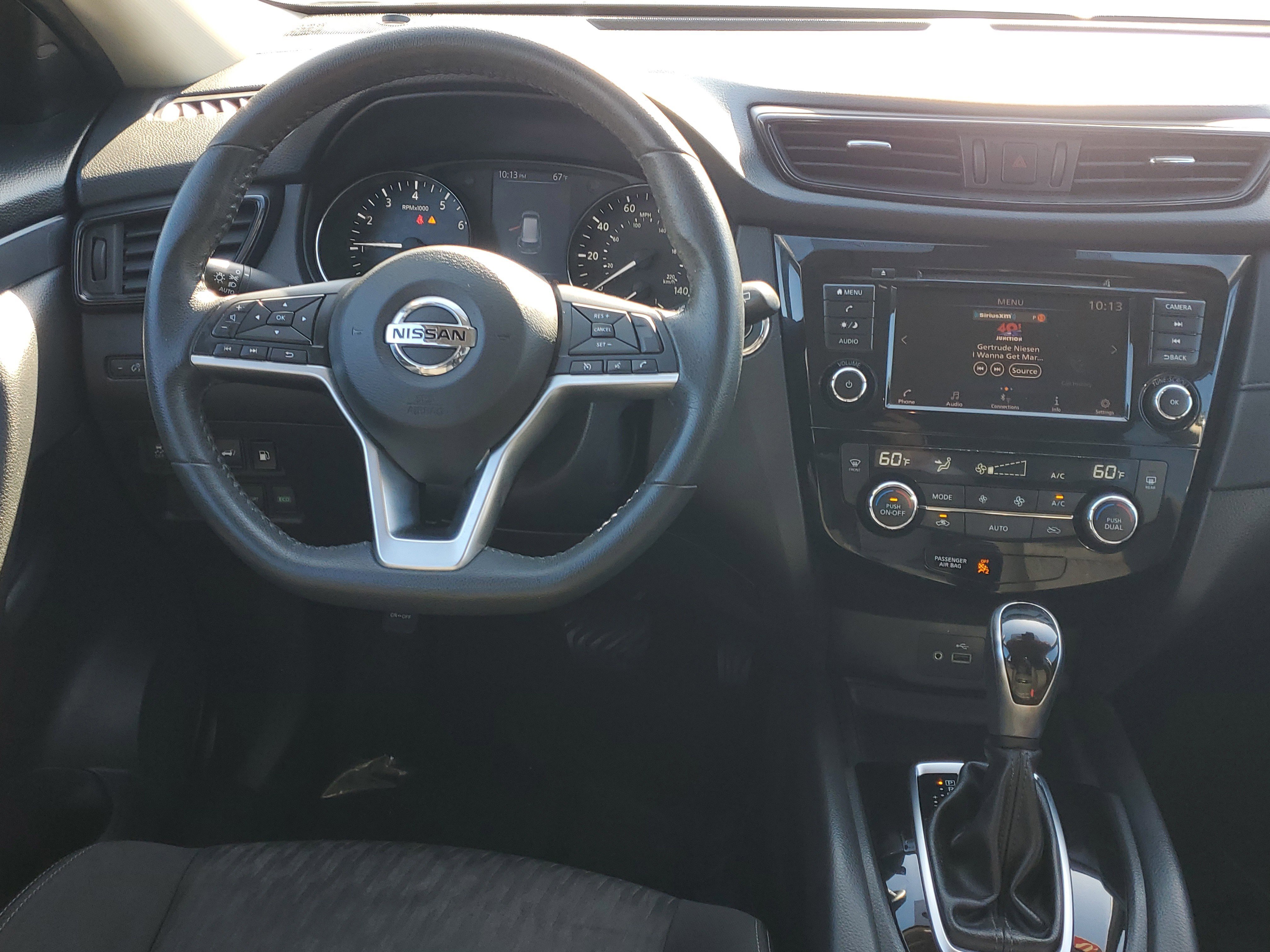 Used 2020 Nissan Rogue SV image 16