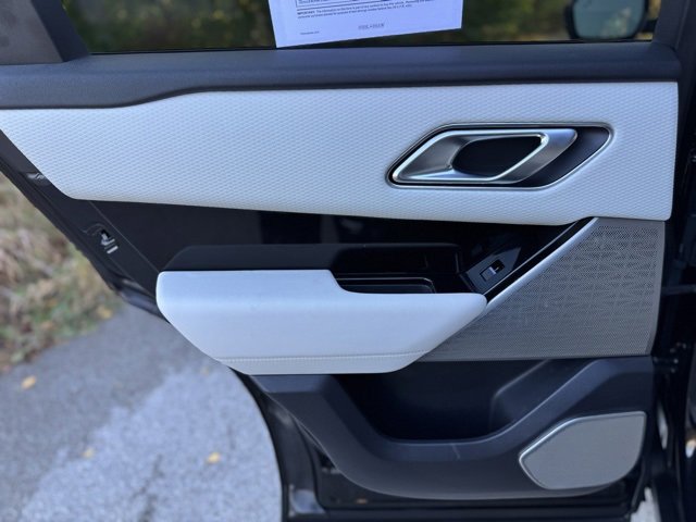 Used 2022 Land Rover Range Rover Velar R-Dynamic S image 12