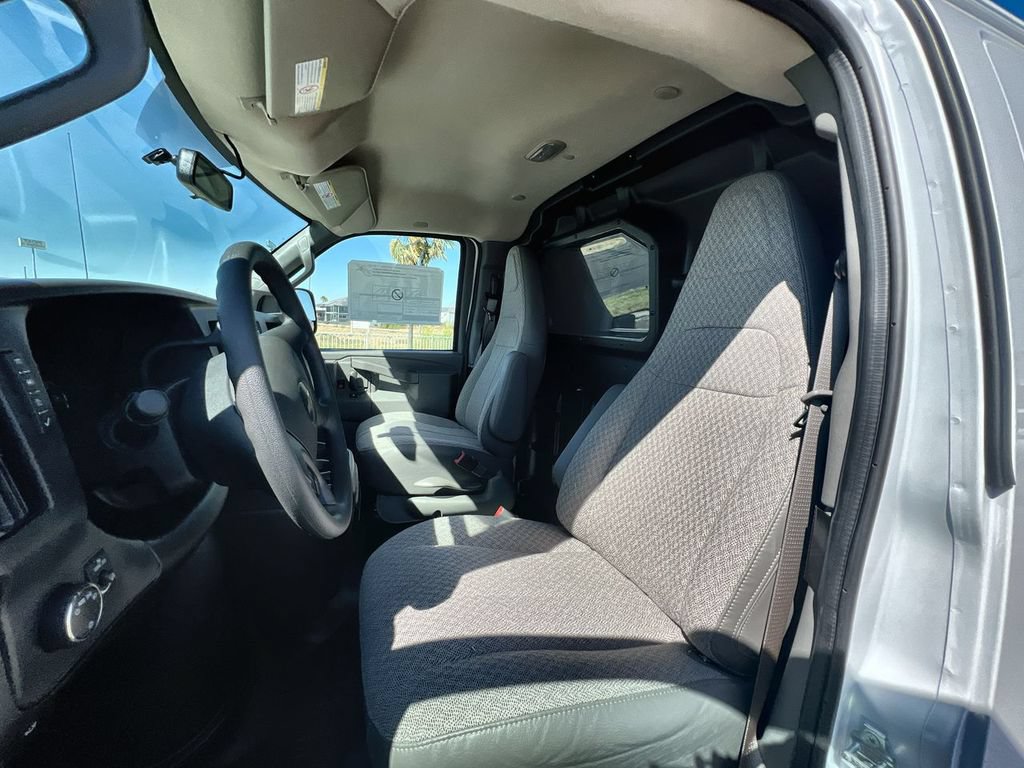New 2026 Chevrolet Express 2500 w/ Driver Convenience Package RWD image 20