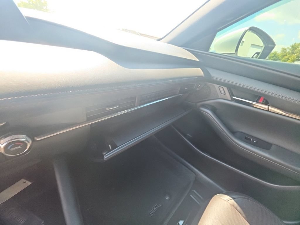 Used 2019 MAZDA MAZDA3 Hatchback FWD image 22
