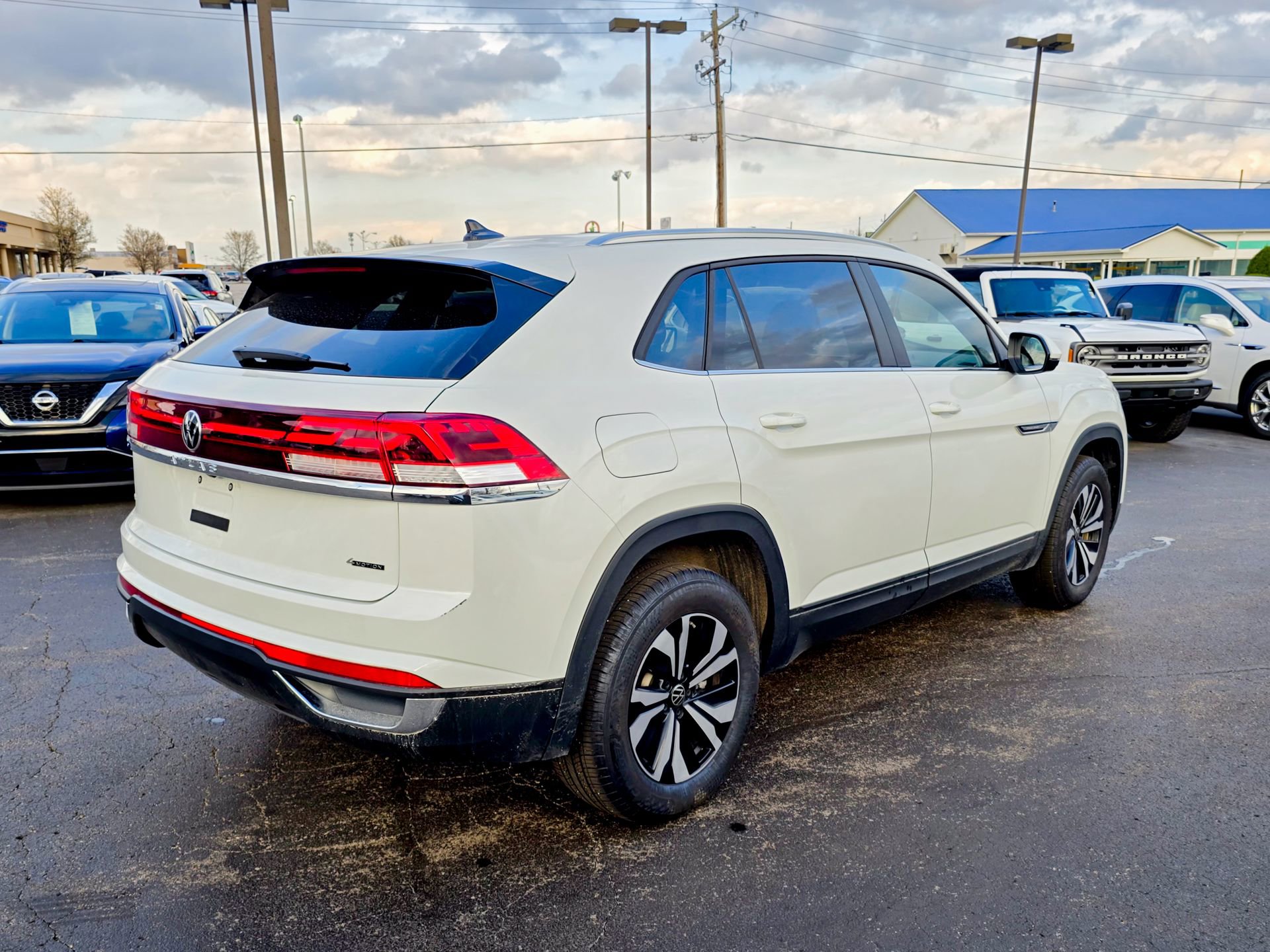 Used 2024 Volkswagen Atlas Cross Sport SE image 15