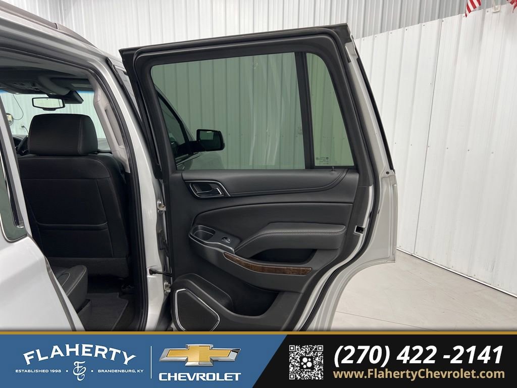 Used 2018 Chevrolet Tahoe LT w/ Luxury Package AWD/4WD image 12