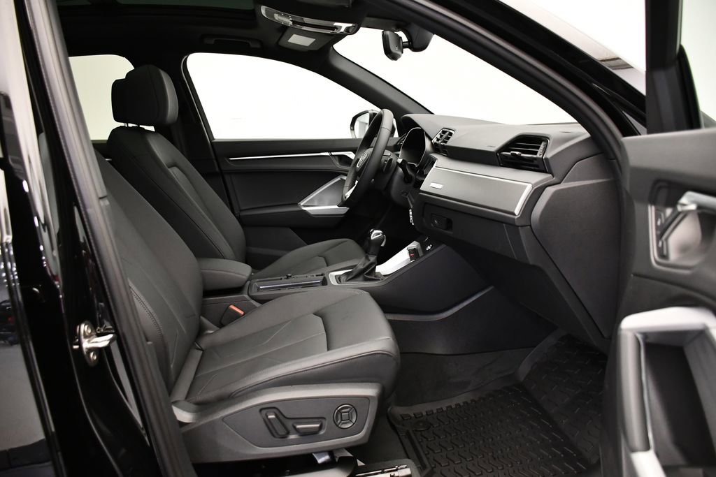 Used 2025 Audi Q3 2.0T Premium w/ Convenience Package AWD/4WD image 49
