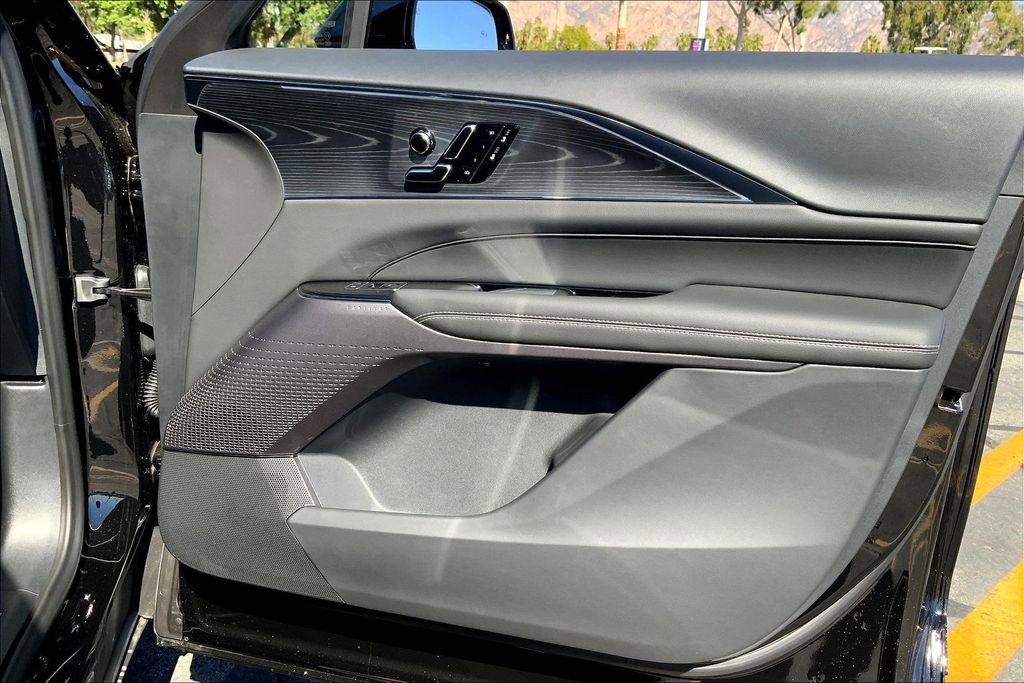 New 2026 Cadillac Lyriq Luxury image 32