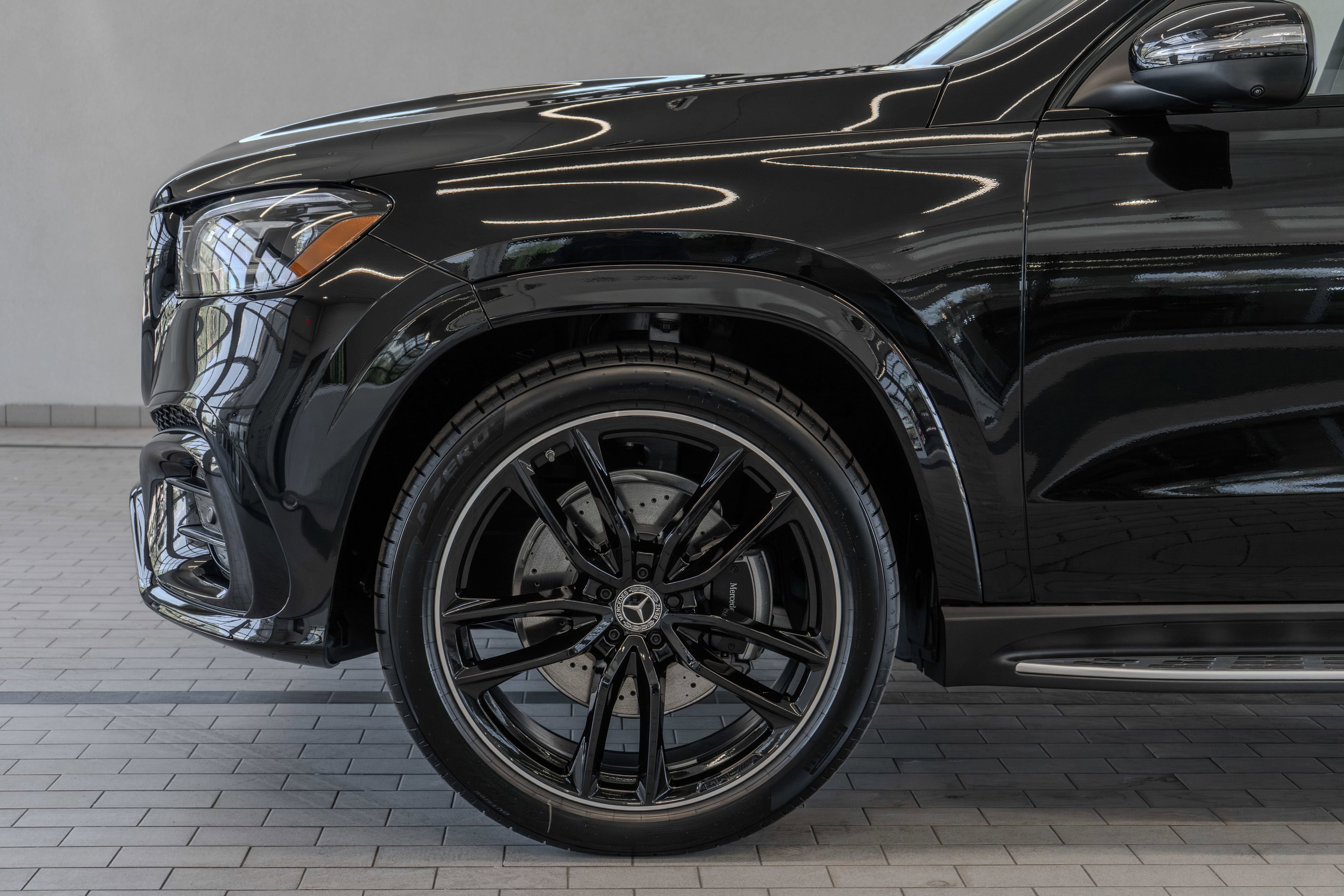 New 2026 Mercedes-Benz GLS 580 4MATIC image 4