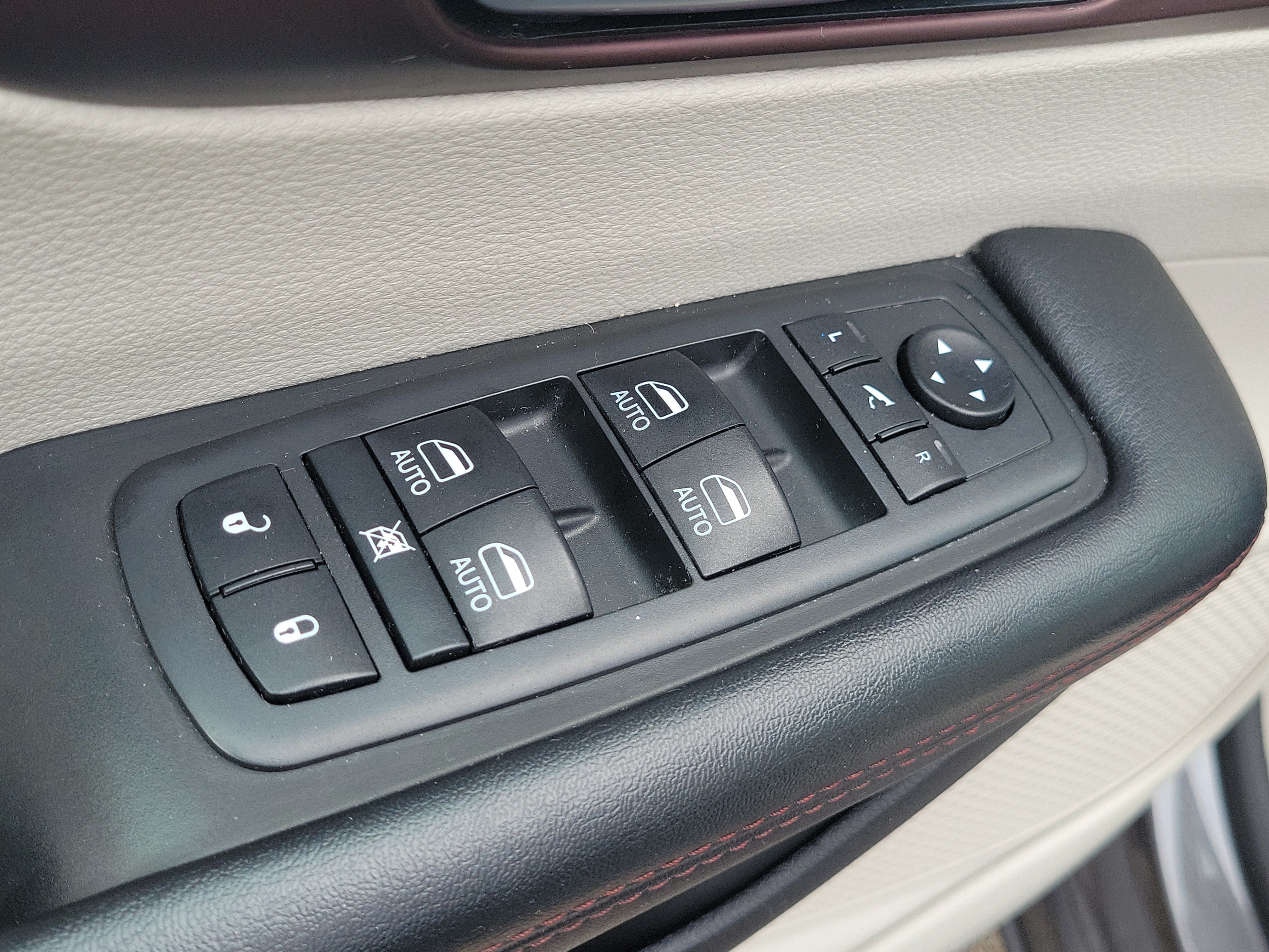 Used 2019 Chrysler Pacifica Limited FWD image 20