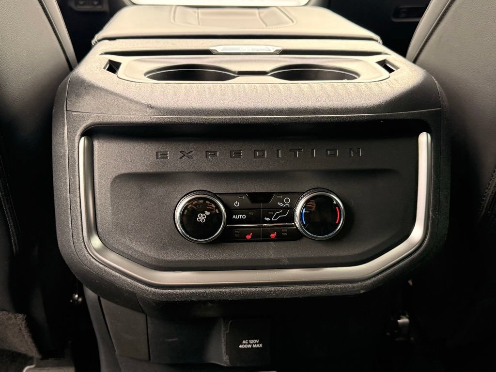 Used 2025 Ford Expedition Platinum AWD/4WD image 30