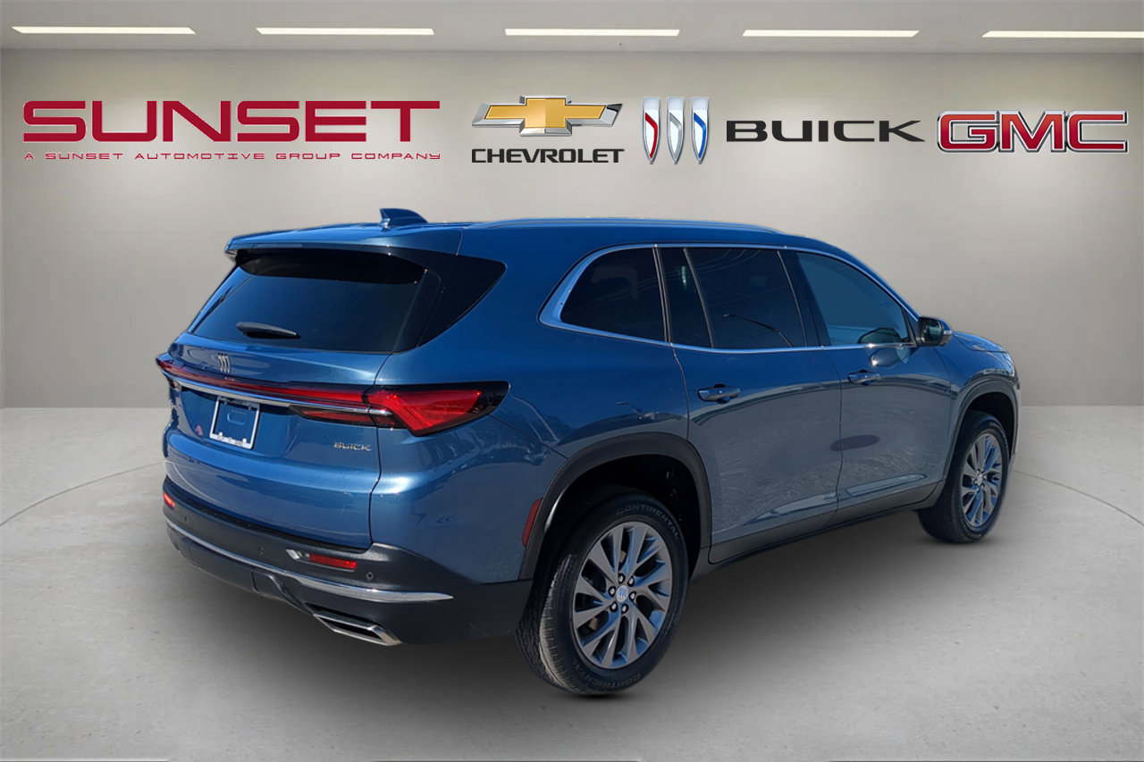 Used 2025 Buick Enclave Preferred image 4