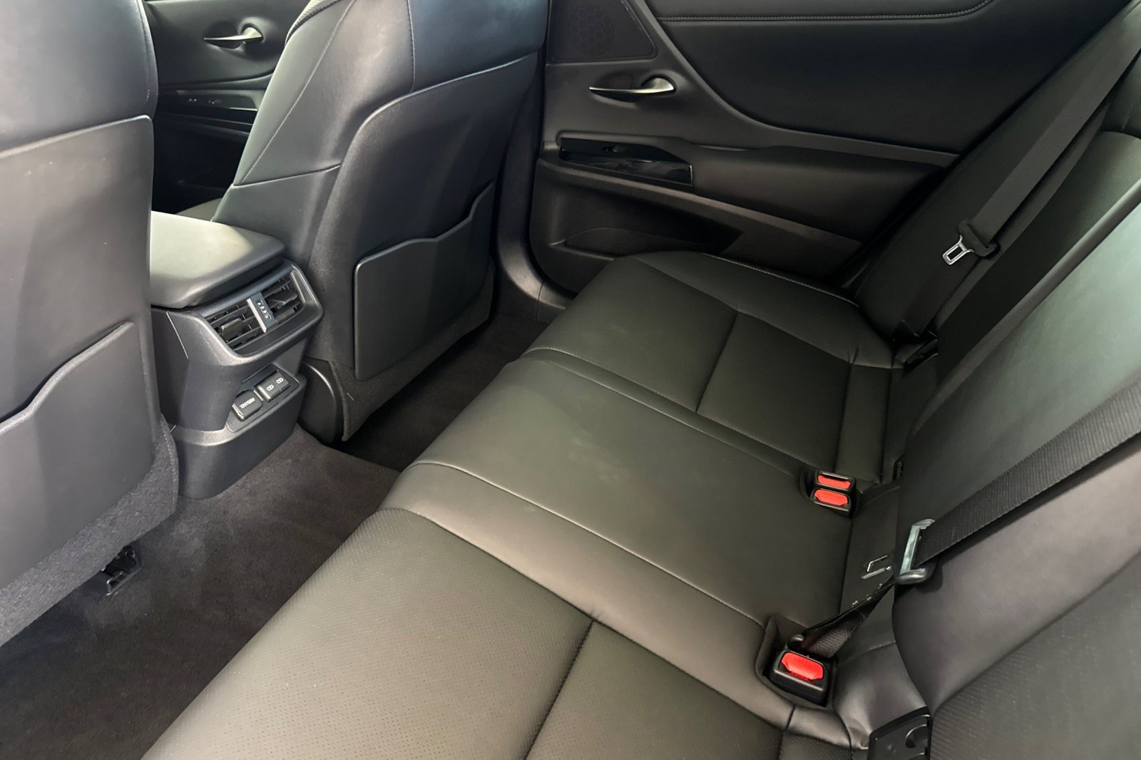 Certified 2025 Lexus ES 300h w/ Premium Package FWD image 15