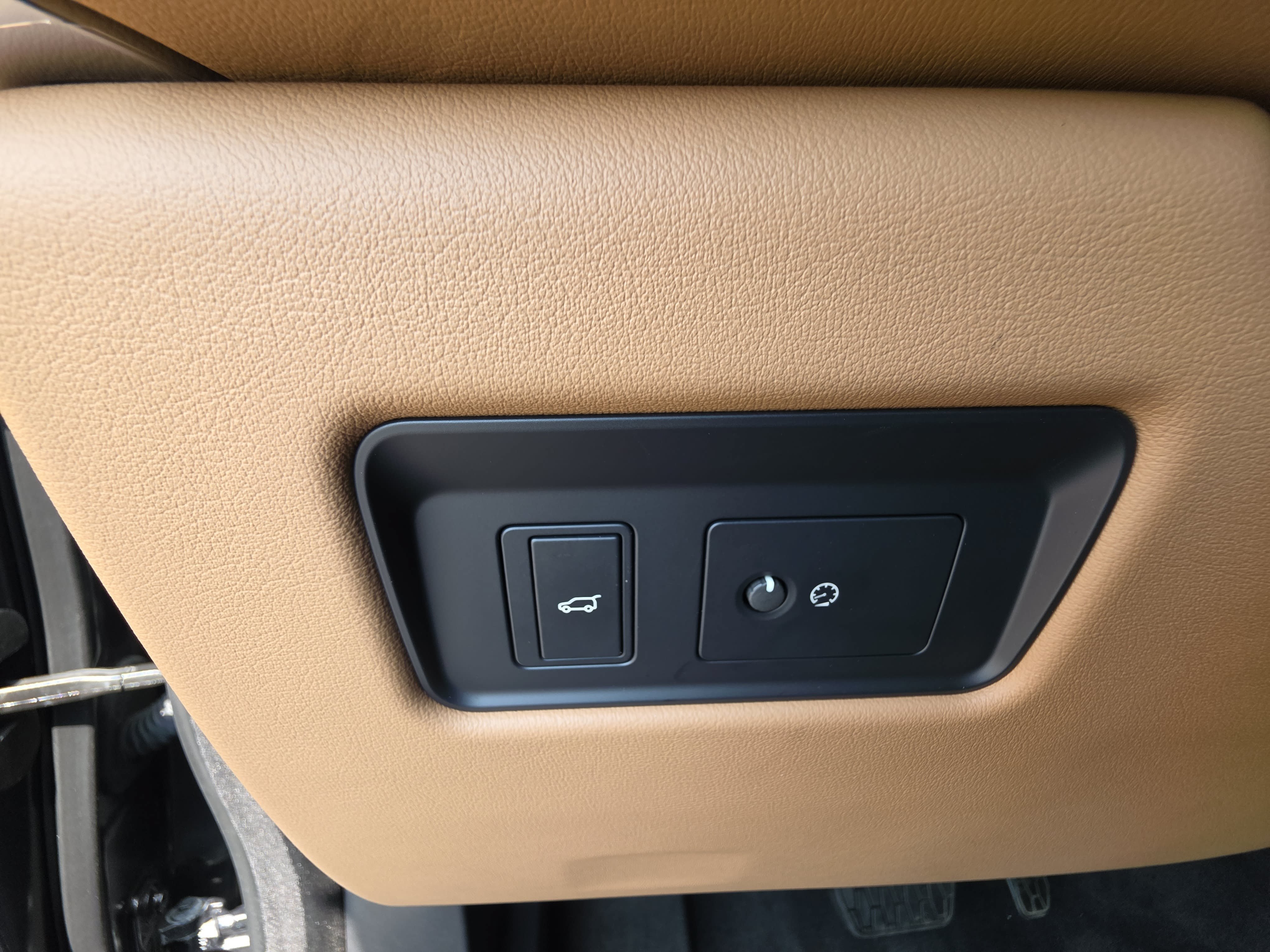 Certified 2023 Jaguar F-PACE S AWD/4WD image 13