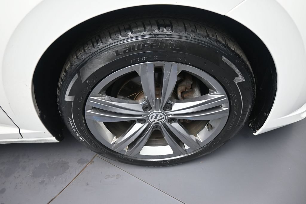 Used 2020 Volkswagen Jetta R-Line w/ R-Line Cold Weather Package FWD image 13