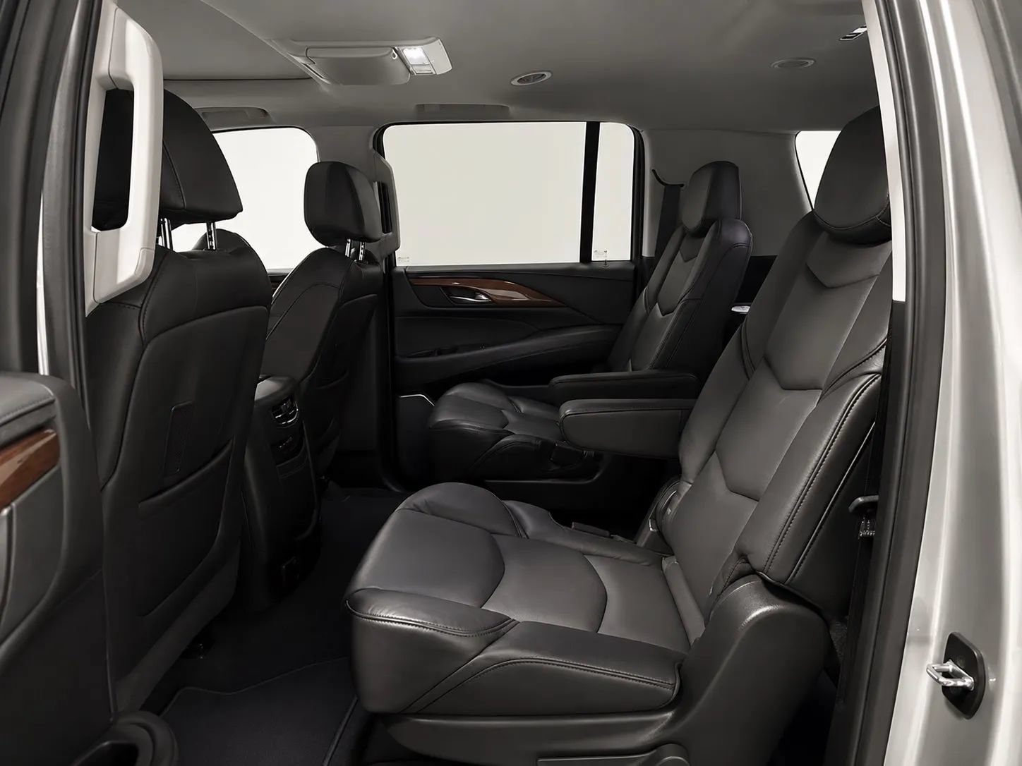 Used 2020 Cadillac Escalade ESV Luxury AWD/4WD image 17