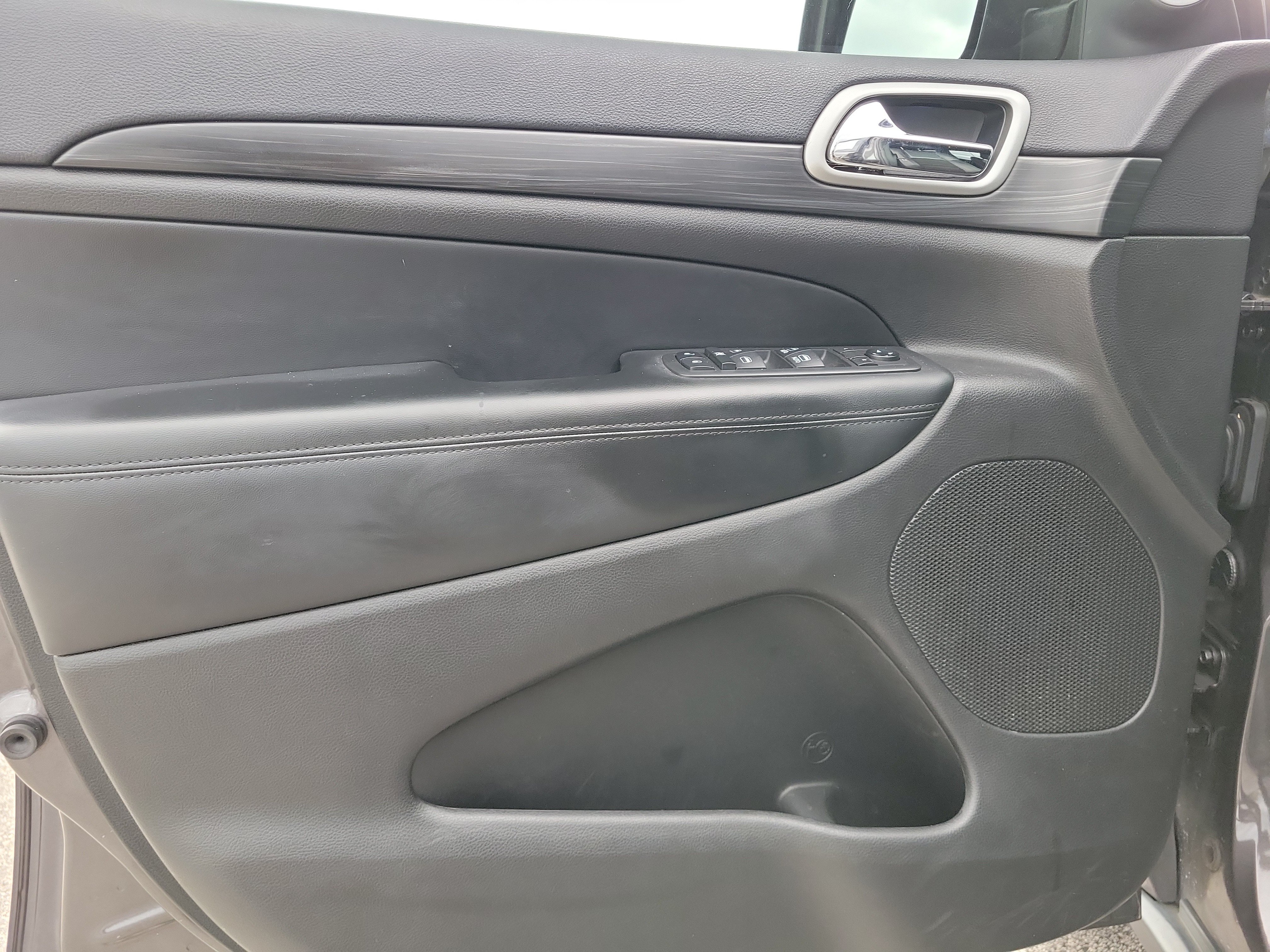 Used 2019 Jeep Grand Cherokee Laredo w/ Laredo X Package RWD image 13