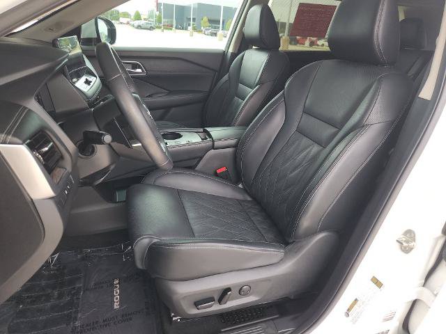 Certified 2024 Nissan Rogue Platinum w/ Platinum Premium Package FWD image 13