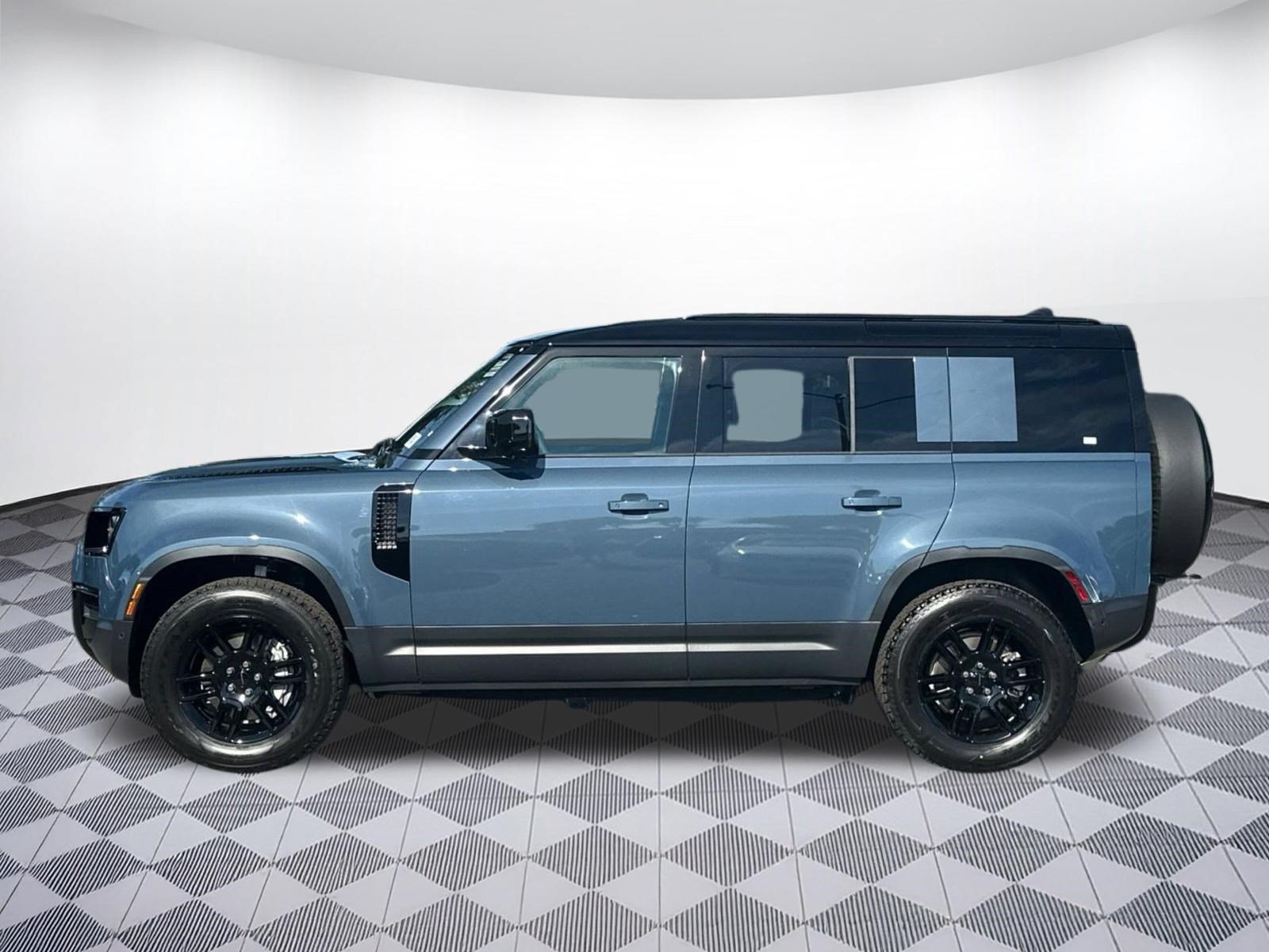 New 2026 Land Rover Defender 110 S AWD/4WD image 2