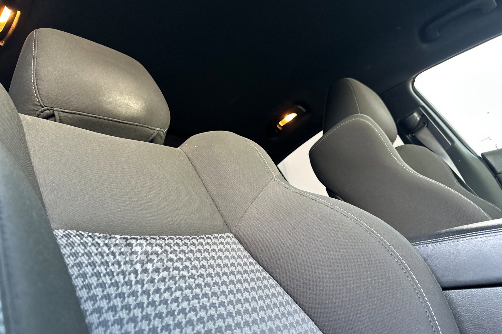 Used 2021 Dodge Charger R/T w/ Blacktop Package image 19