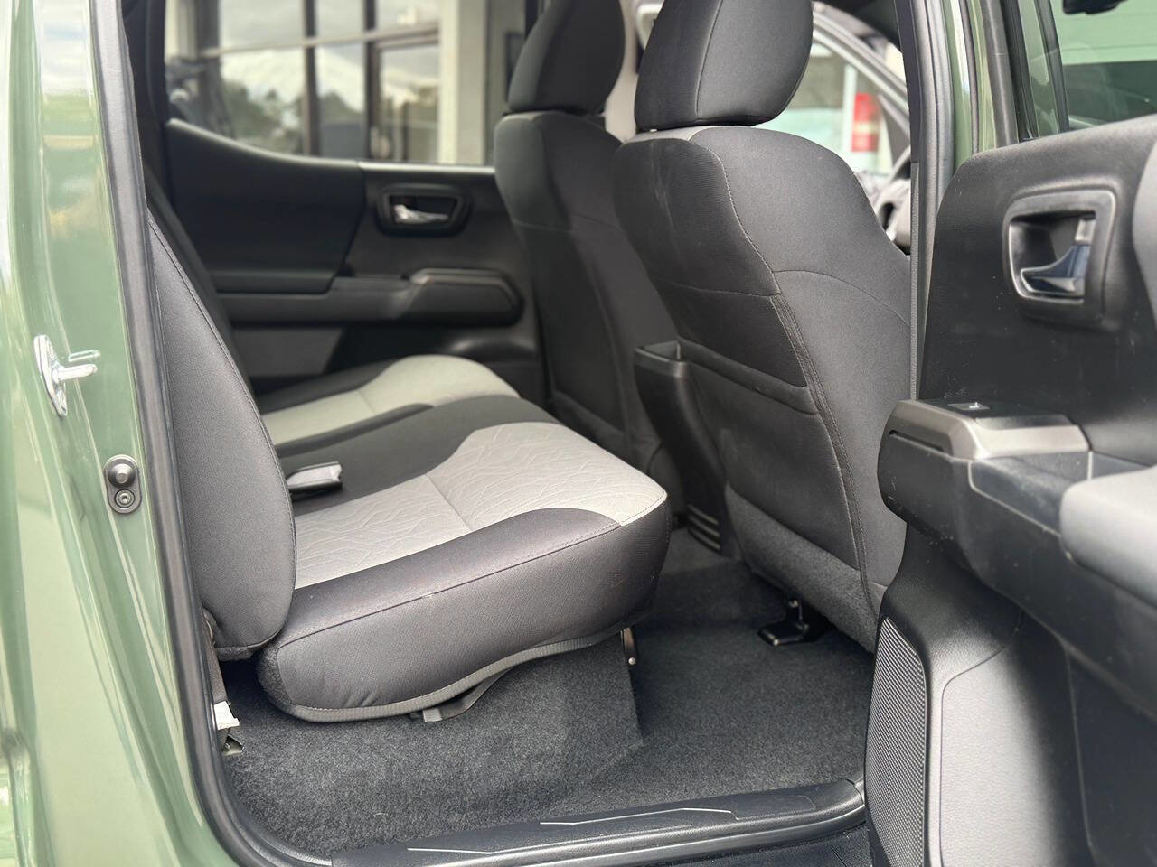 Used 2022 Toyota Tacoma TRD Off-Road image 57