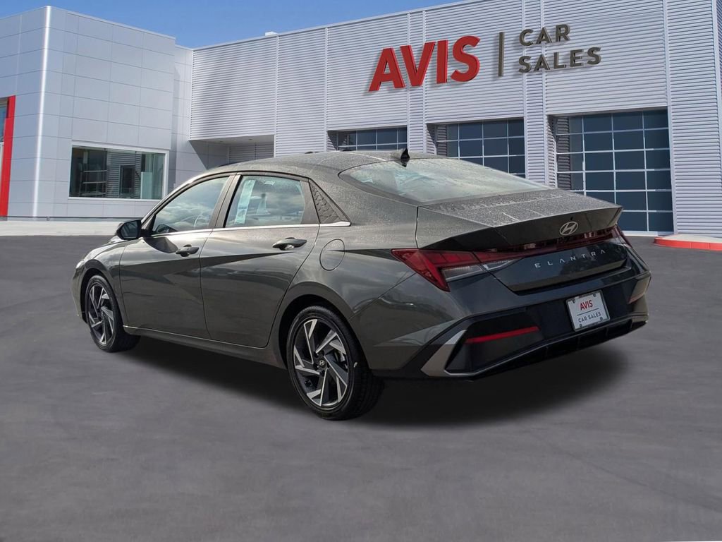 Used 2025 Hyundai Elantra SEL image 7
