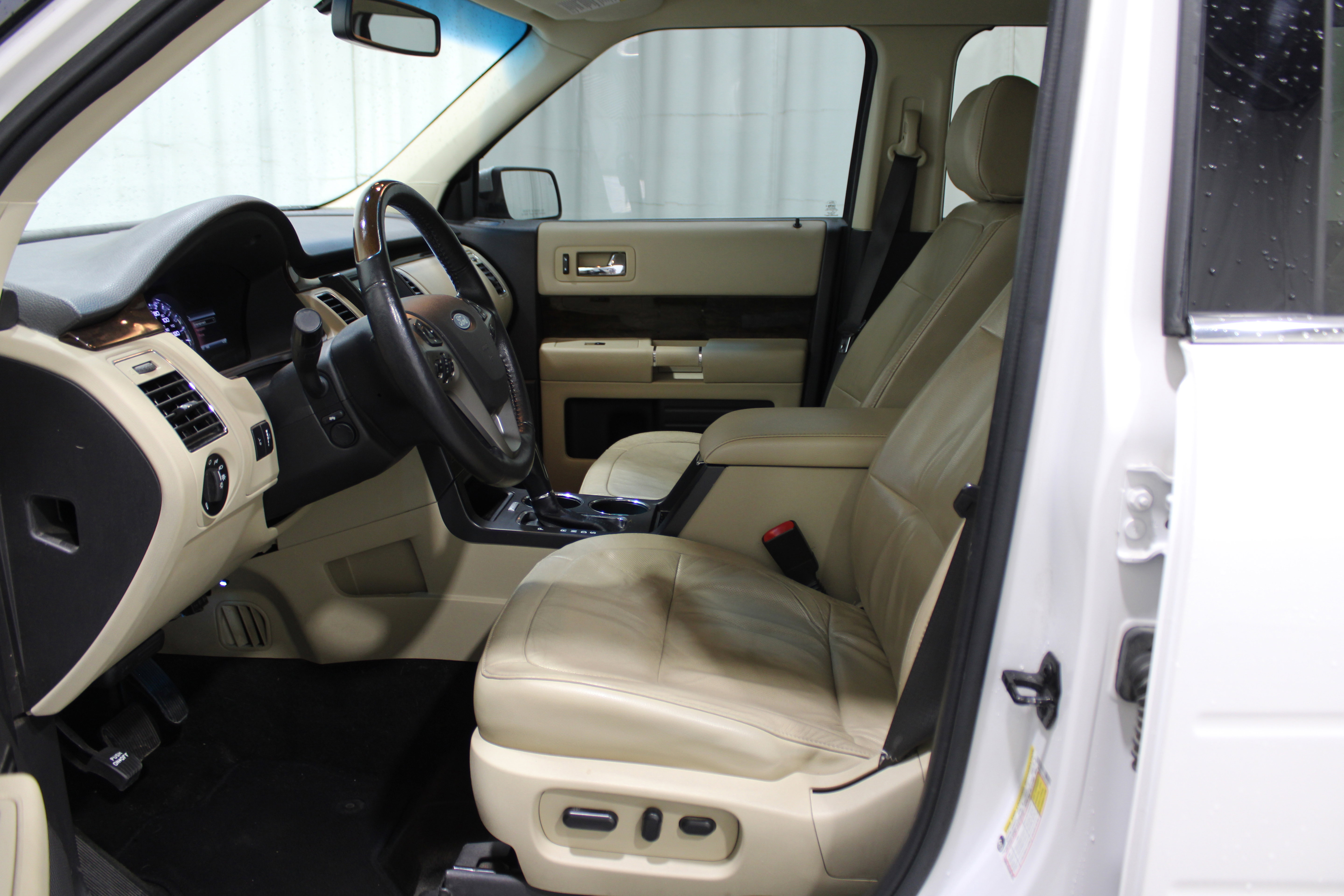 Used 2016 Ford Flex Limited w/ Equipment Group 301A image 3