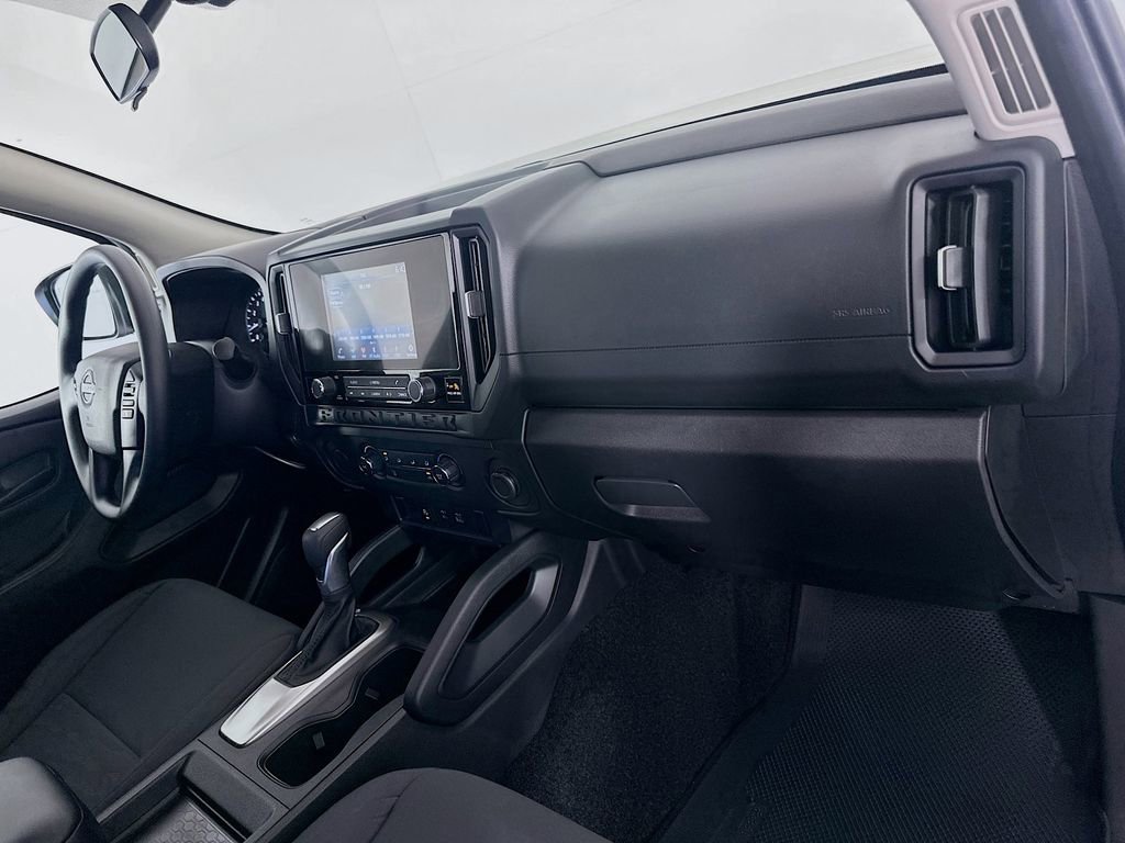 Used 2025 Nissan Frontier S image 27