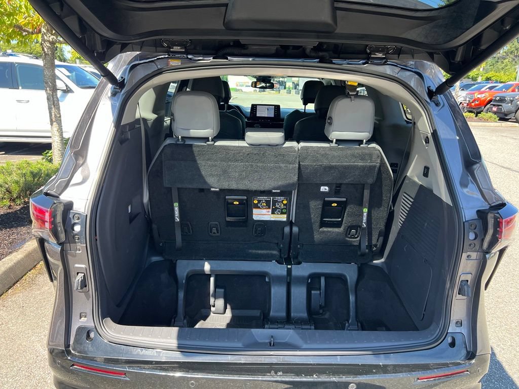 Certified 2022 Toyota Sienna Limited AWD/4WD image 10