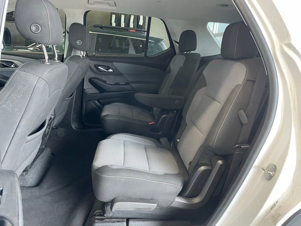 Used 2021 Chevrolet Traverse LT FWD image 16