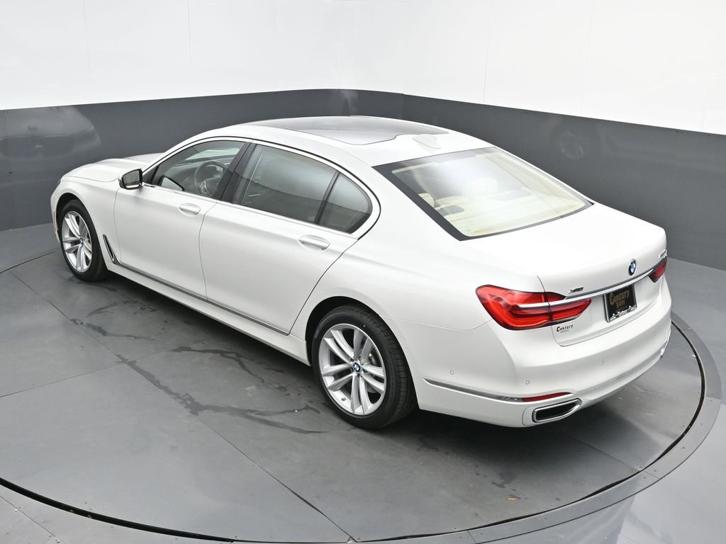 Used 2016 BMW 750i xDrive image 37
