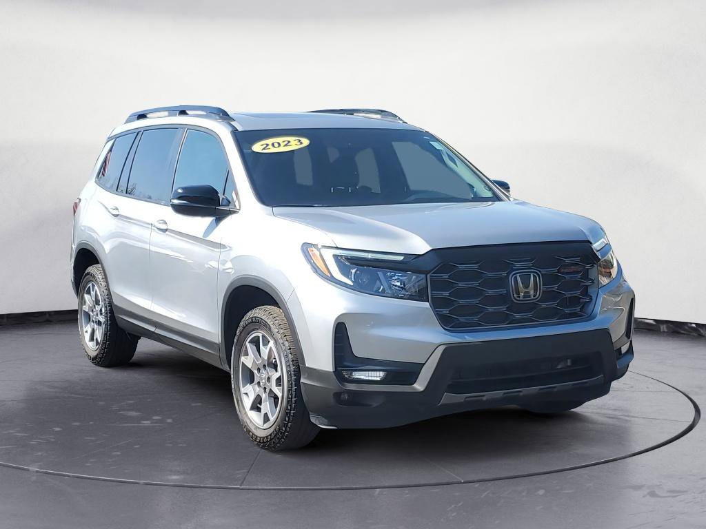 Used 2023 Honda Passport TrailSport image 2