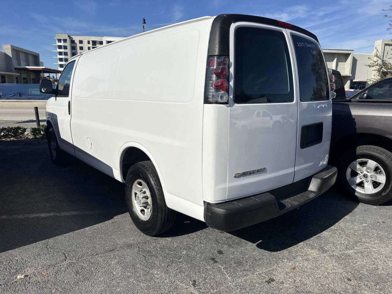 Used 2007 Chevrolet Express 2500 RWD image 5