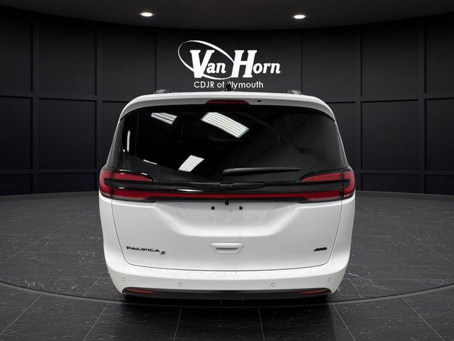 New 2026 Chrysler Pacifica Select image 12