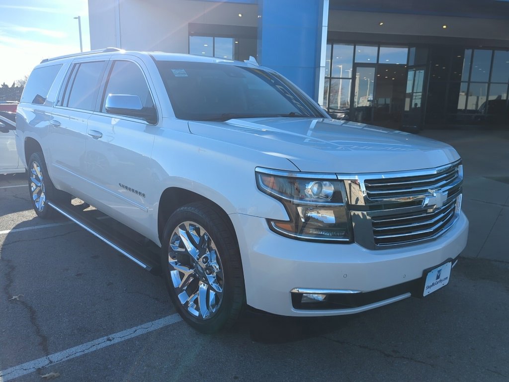 Used 2017 Chevrolet Suburban Premier image 2