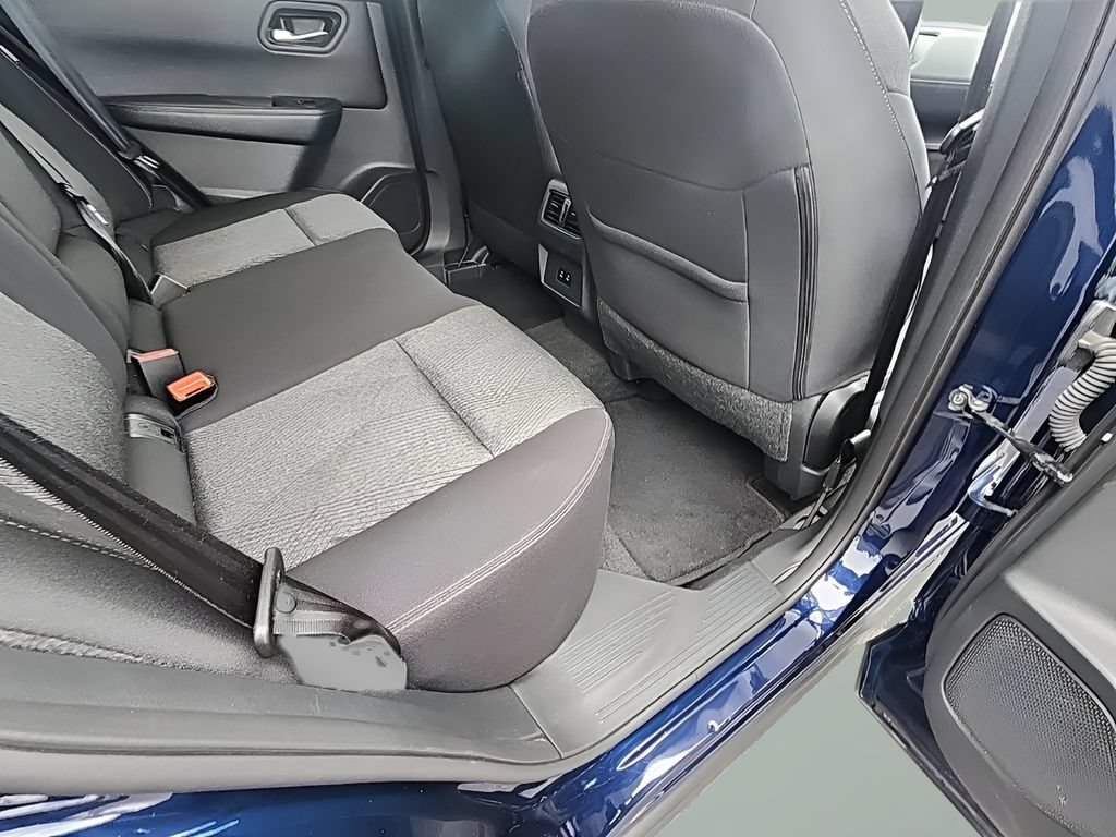 Used 2024 Nissan Rogue SV AWD/4WD image 13