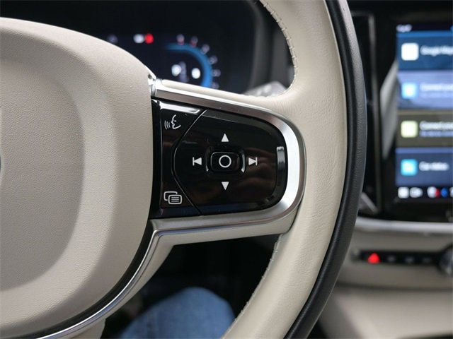 Used 2024 Volvo V60 B5 Cross Country Plus image 24