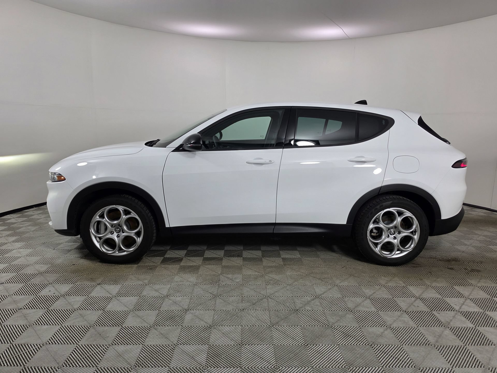 Used 2024 Alfa Romeo Tonale Sprint AWD/4WD image 37