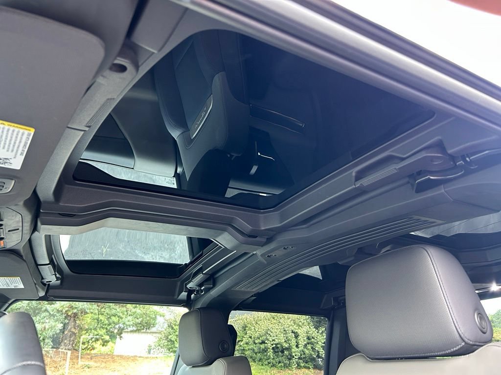 Used 2025 GMC Hummer EV 3X AWD/4WD image 3