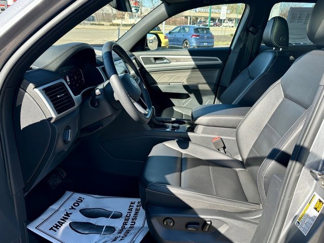 Certified 2022 Volkswagen Atlas Cross Sport SE w/ Panoramic Sunroof Package image 12