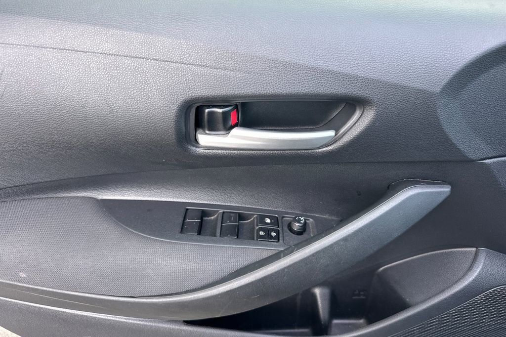 Used 2020 Toyota Corolla LE image 10