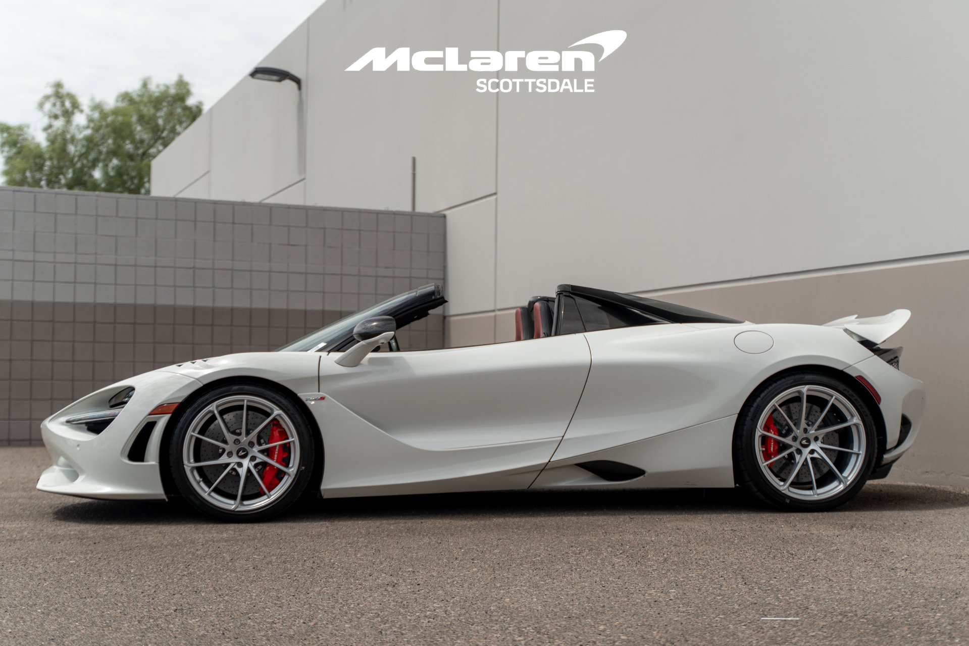 Used 2024 McLaren 750S Spider image 4