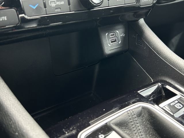 Used 2025 Jeep Compass Sport image 22