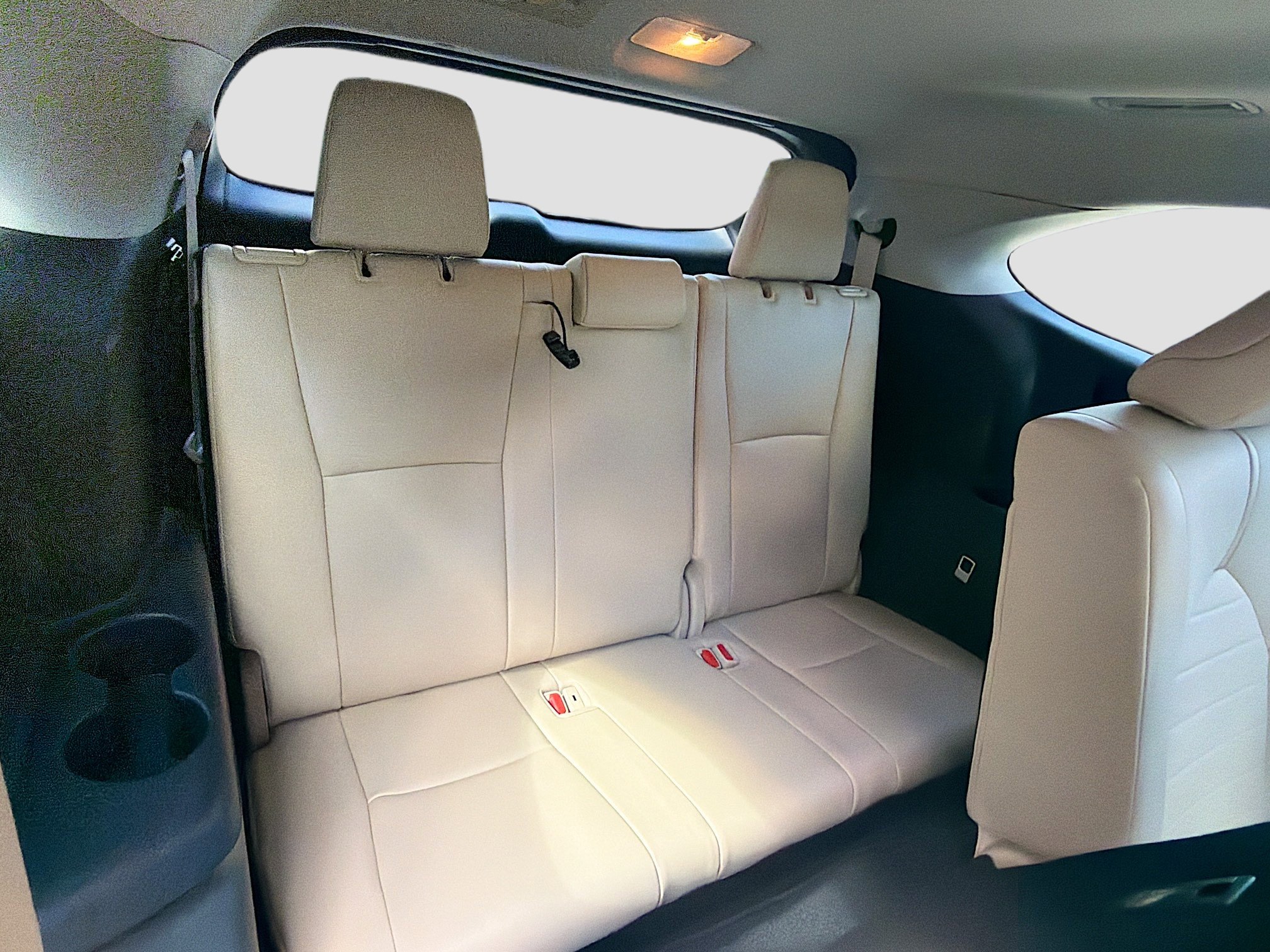 Used 2021 Toyota Highlander XLE FWD image 30