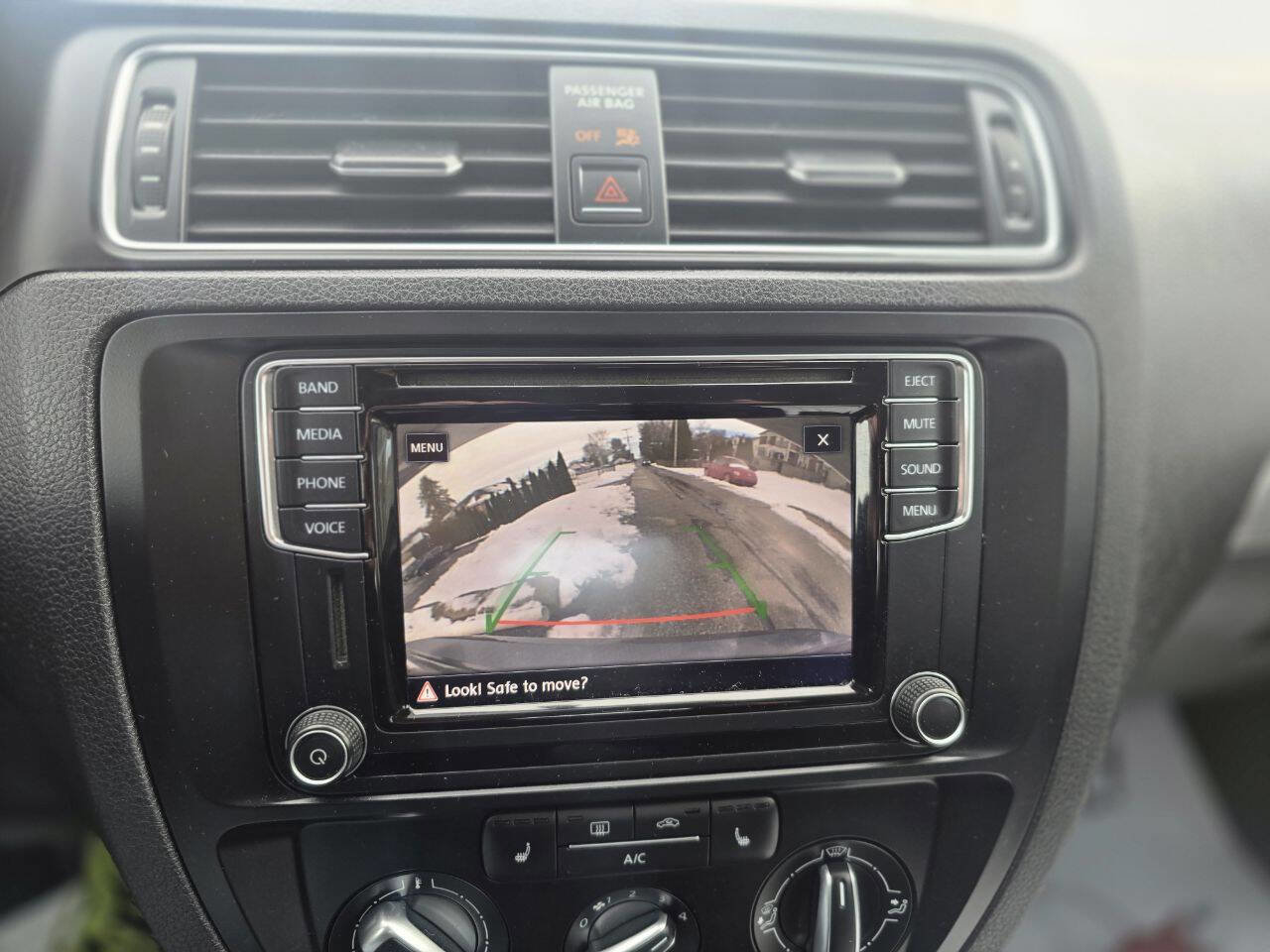 Used 2017 Volkswagen Jetta SE image 27